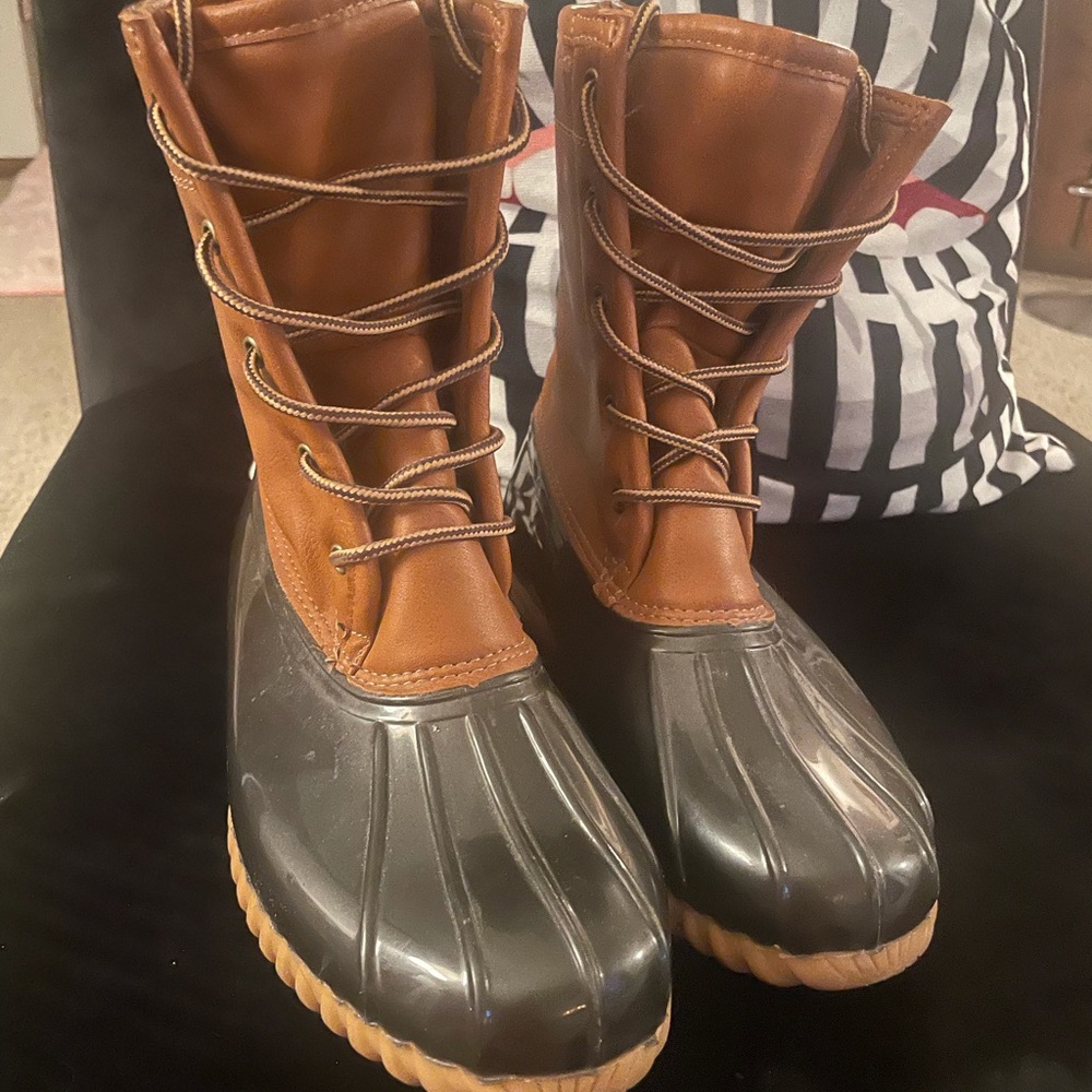 The Original Sporto Duck Boot LIKE NEW